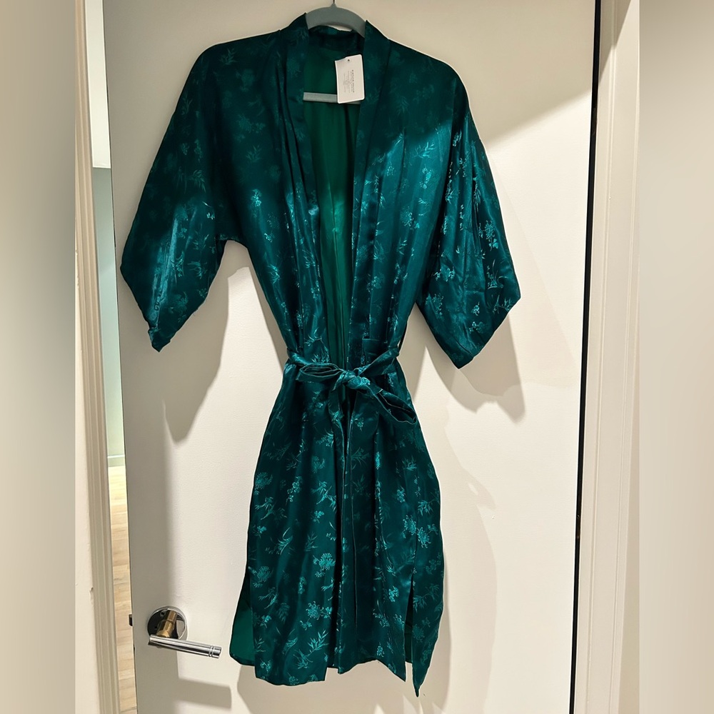Vintage Emerald Green Silk Kimono Dress/ Robe💚